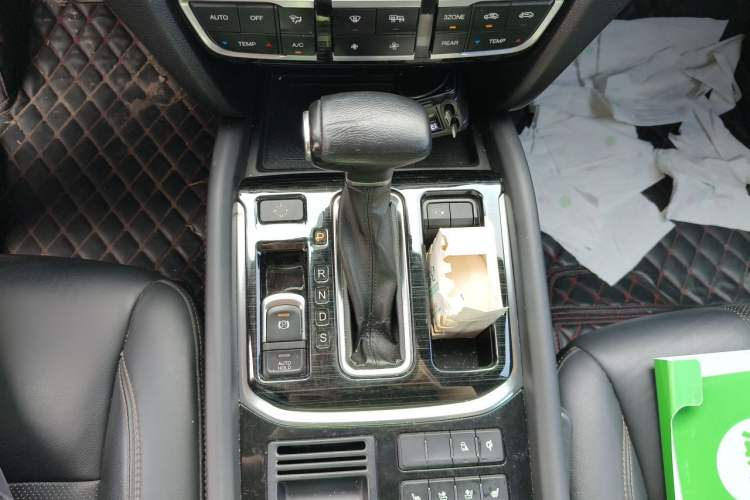 Used GAC Trumpchi GS8 2017 320T Two-Wheel Drive Luxury Smart Connectivity Version (7 Seats) Gear Lever