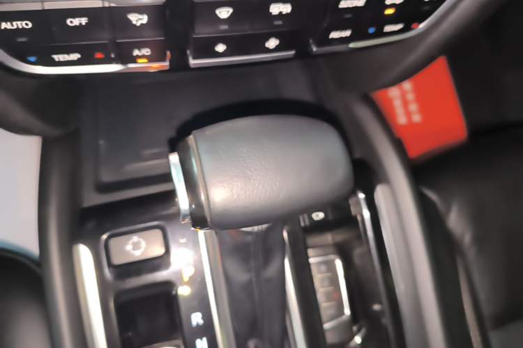 Used GAC Trumpchi GS8 2017 320T Four-Wheel Drive Luxury Smart Connectivity Version (7 Seats) Gear Lever