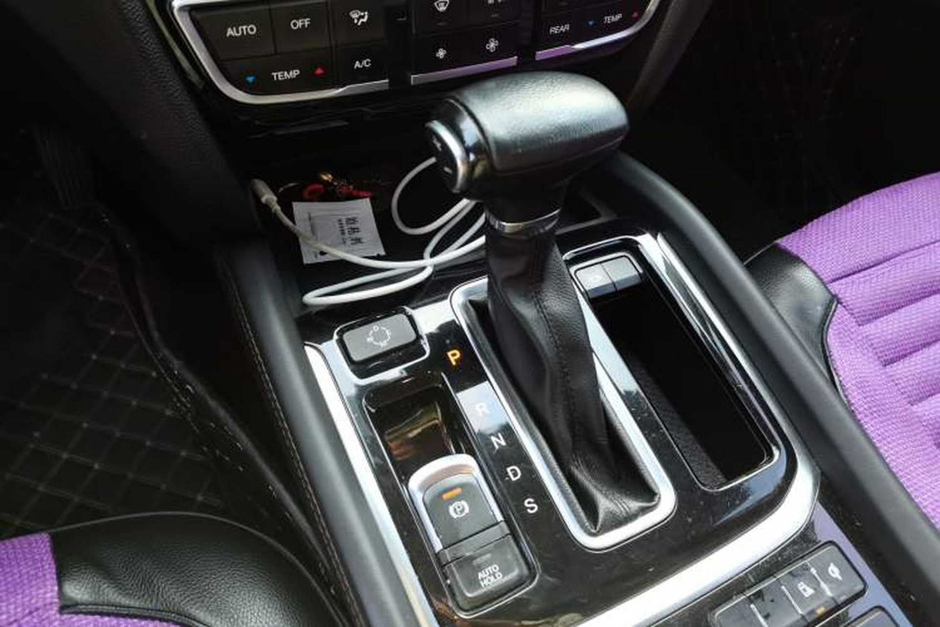 Used GAC Trumpchi GS8 2017 320T Two-Wheel Drive Luxury Smart Connectivity Version (7 Seats) Gear Lever