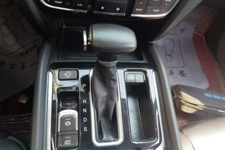 Used GAC Trumpchi GS8 2017 320T Four-Wheel Drive Luxury Smart Connectivity Version (7 Seats) Gear Lever