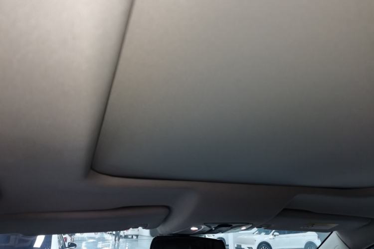 Used GAC Trumpchi GS8 2017 320T Two-Wheel Drive Luxury Smart Connectivity Version (7 Seats) Headliner