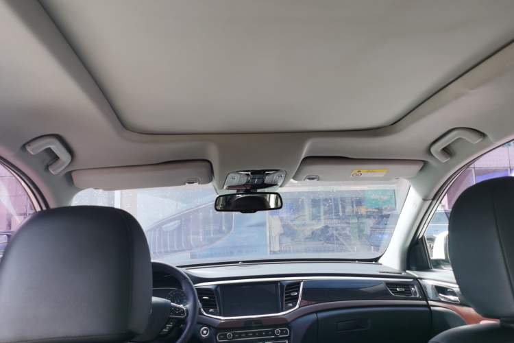 Used GAC Trumpchi GS8 2017 320T Two-Wheel Drive Luxury Smart Connectivity Version (7 Seats) Headliner