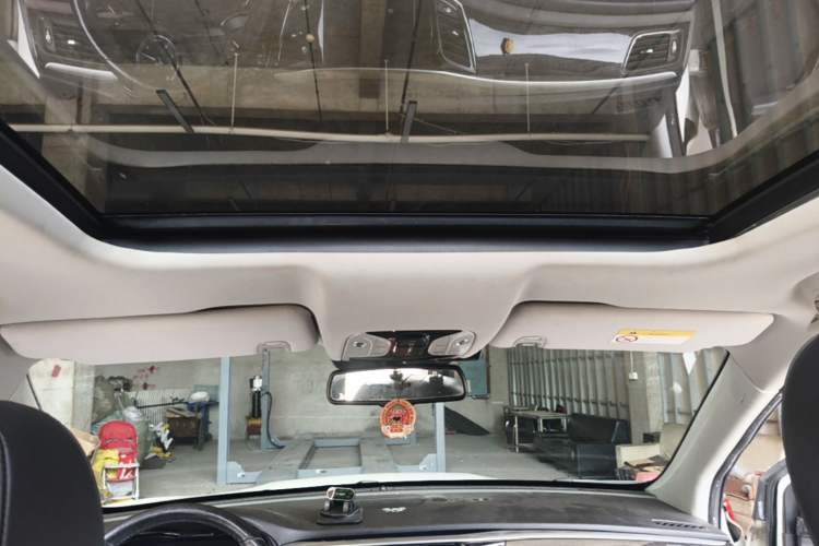 Used GAC Trumpchi GS8 2017 320T Two-Wheel Drive Luxury Smart Connectivity Version (7 Seats) Headliner