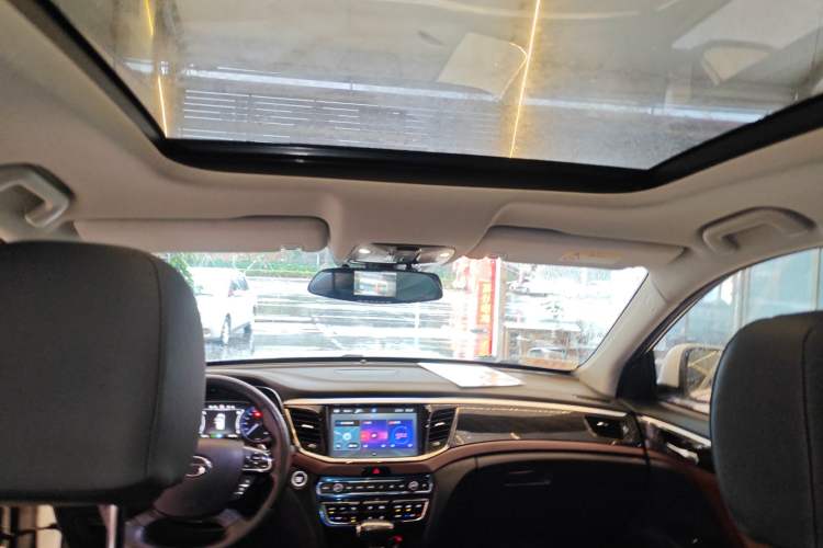 Used GAC Trumpchi GS8 2017 320T Two-Wheel Drive Luxury Smart Connectivity Version (7 Seats) Headliner