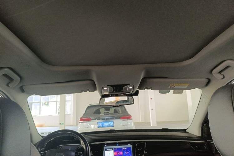 Used GAC Trumpchi GS8 2017 320T Two-Wheel Drive Luxury Smart Connectivity Version (7 Seats) Headliner