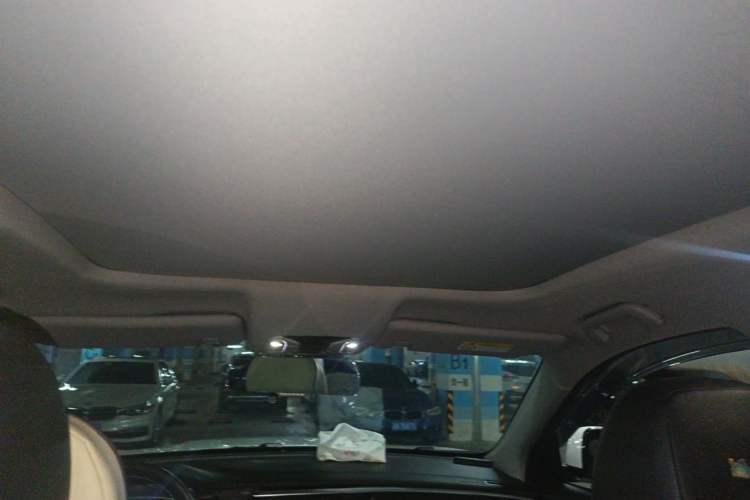 Used GAC Trumpchi GS8 2017 320T Two-Wheel Drive Luxury Smart Connectivity Version (7 Seats) Headliner