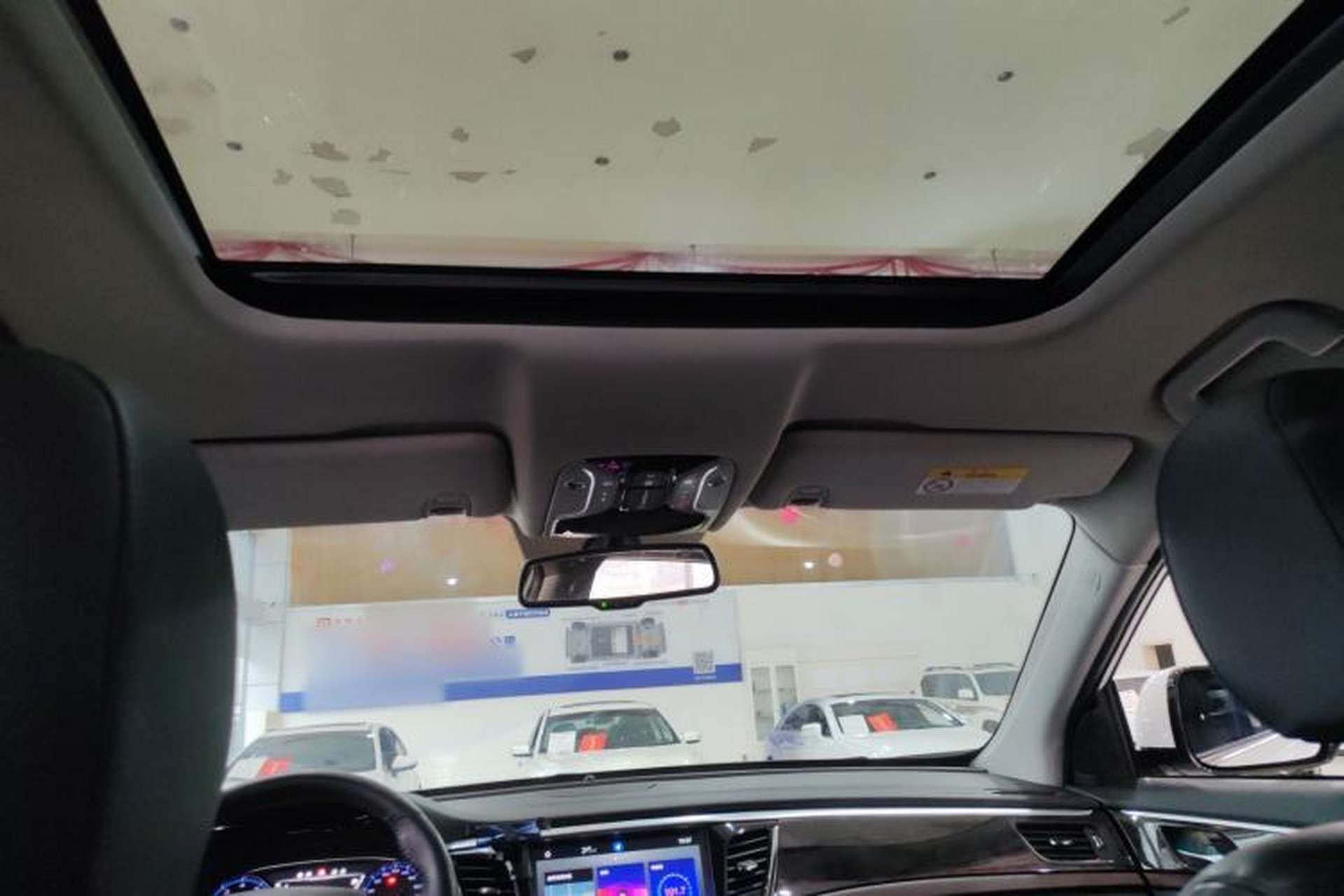 Used GAC Trumpchi GS8 2017 320T Two-Wheel Drive Luxury Smart Connectivity Version (7 Seats) Headliner
