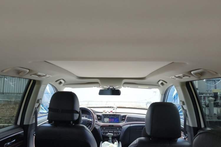 Used GAC Trumpchi GS8 2017 320T Two-Wheel Drive Luxury Smart Connectivity Version (7 Seats) Headliner