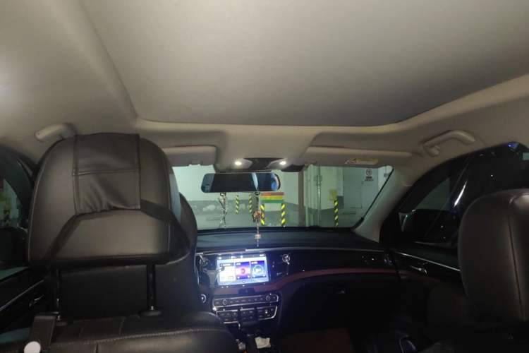 Used GAC Trumpchi GS8 2017 320T Two-Wheel Drive Luxury Smart Connectivity Version (7 Seats) Headliner