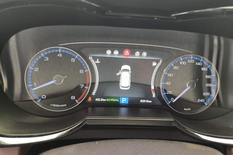 Used GAC Trumpchi GS8 2017 320T Two-Wheel Drive Prestige Version (7 Seats) Instrument Cluster