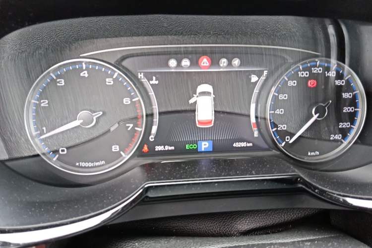 Used GAC Trumpchi GS8 2017 320T Two-Wheel Drive Luxury Smart Connectivity Version (7 Seats) Instrument Cluster