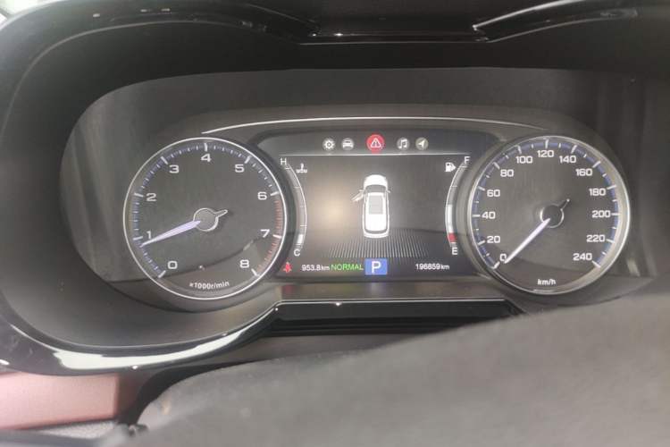 Used GAC Trumpchi GS8 2017 320T Two-Wheel Drive Luxury Smart Connectivity Version (7 Seats) Instrument Cluster
