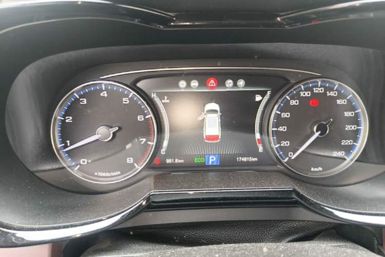 Used GAC Trumpchi GS8 2017 320T Two-Wheel Drive Luxury Smart Connectivity Version (7 Seats) Instrument Cluster