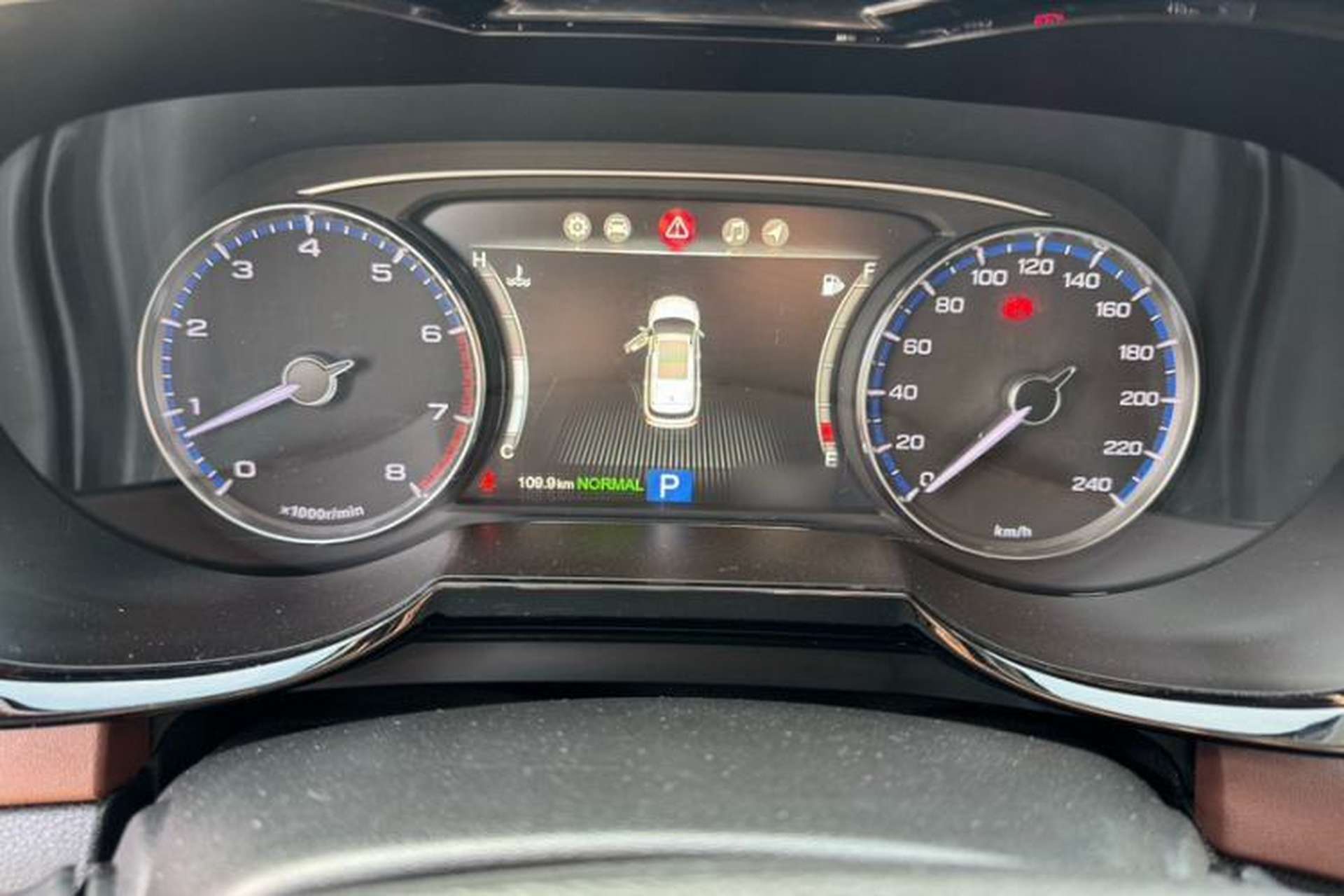 Used GAC Trumpchi GS8 2017 320T Two-Wheel Drive Luxury Smart Connectivity Version (7 Seats) Instrument Cluster