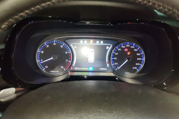 Used GAC Trumpchi GS8 2017 320T Two-Wheel Drive Prestige Version (7 Seats) Instrument Cluster