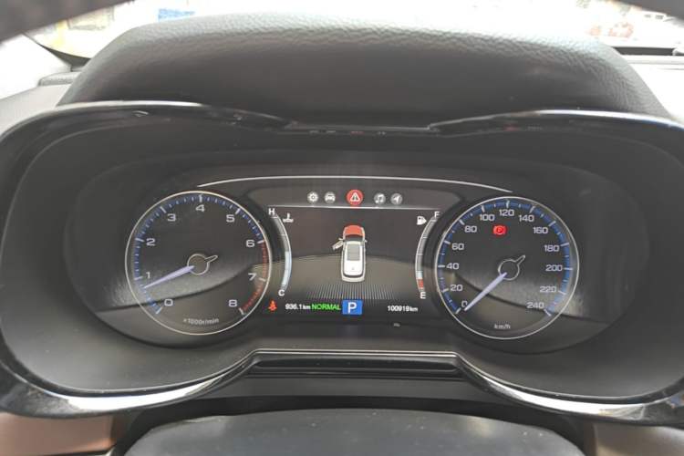 Used GAC Trumpchi GS8 2017 320T Two-Wheel Drive Luxury Smart Connectivity Version (7 Seats) Instrument Cluster
