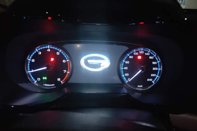 Used GAC Trumpchi GS8 2017 320T Two-Wheel Drive Luxury Smart Connectivity Version (7 Seats) Instrument Cluster