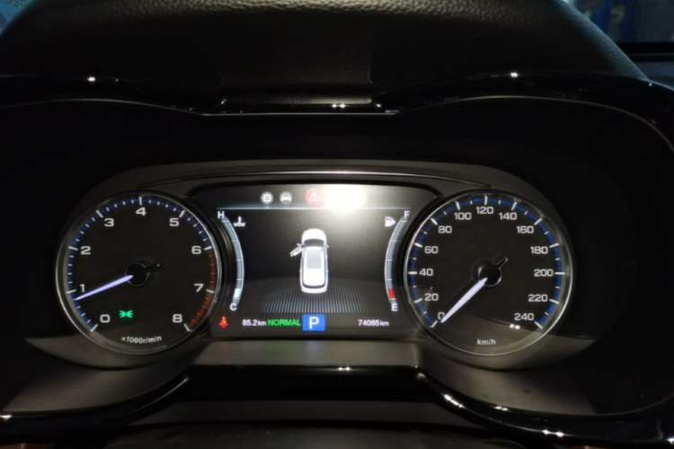 Used GAC Trumpchi GS8 2017 320T Two-Wheel Drive Luxury Smart Connectivity Version (7 Seats) Instrument Cluster