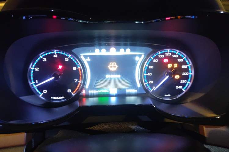 Used GAC Trumpchi GS8 2017 320T Two-Wheel Drive Luxury Smart Connectivity Version (7 Seats) Instrument Cluster