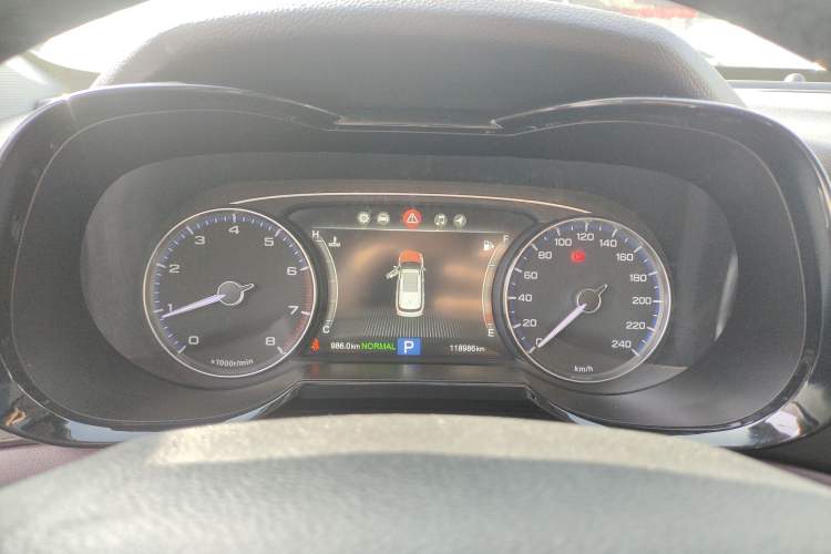 Used GAC Trumpchi GS8 2017 320T Two-Wheel Drive Luxury Smart Connectivity Version (7 Seats) Instrument Cluster