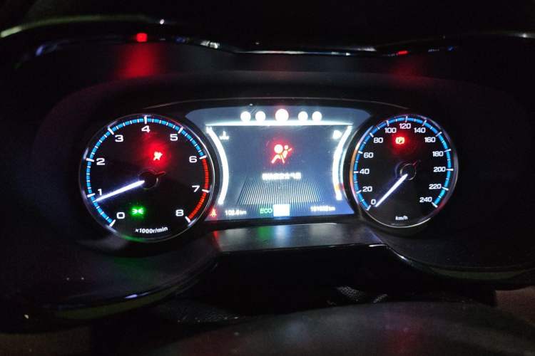 Used GAC Trumpchi GS8 2017 320T Two-Wheel Drive Prestige Version (7 Seats) Instrument Cluster