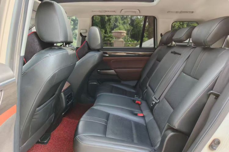 Used GAC Trumpchi GS8 2017 320T Two-Wheel Drive Luxury Smart Connectivity Version (7 Seats) Interior 1