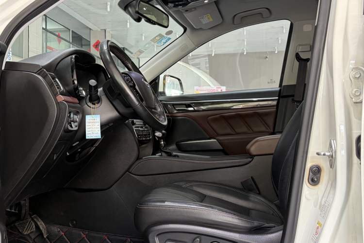 Used GAC Trumpchi GS8 2017 320T Two-Wheel Drive Luxury Edition (7 Seats) Interior 1