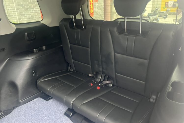 Used GAC Trumpchi GS8 2017 320T Two-Wheel Drive Luxury Smart Connectivity Version (7 Seats) Interior 10