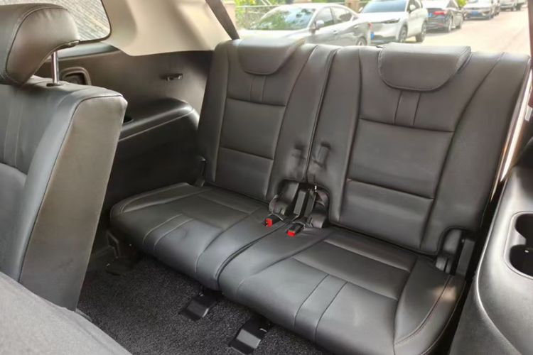 Used GAC Trumpchi GS8 2017 320T Two-Wheel Drive Luxury Smart Connectivity Version (7 Seats) Interior 2