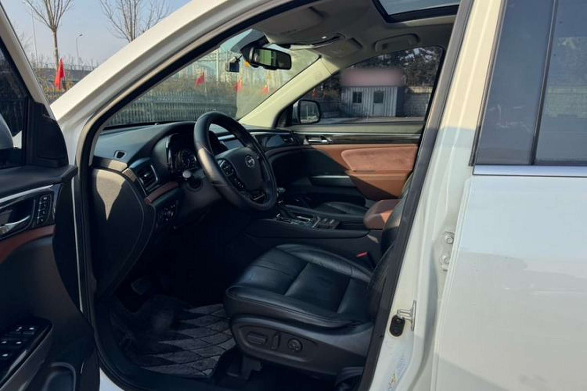 Used GAC Trumpchi GS8 2017 320T Two-Wheel Drive Luxury Smart Connectivity Version (7 Seats) Interior 2