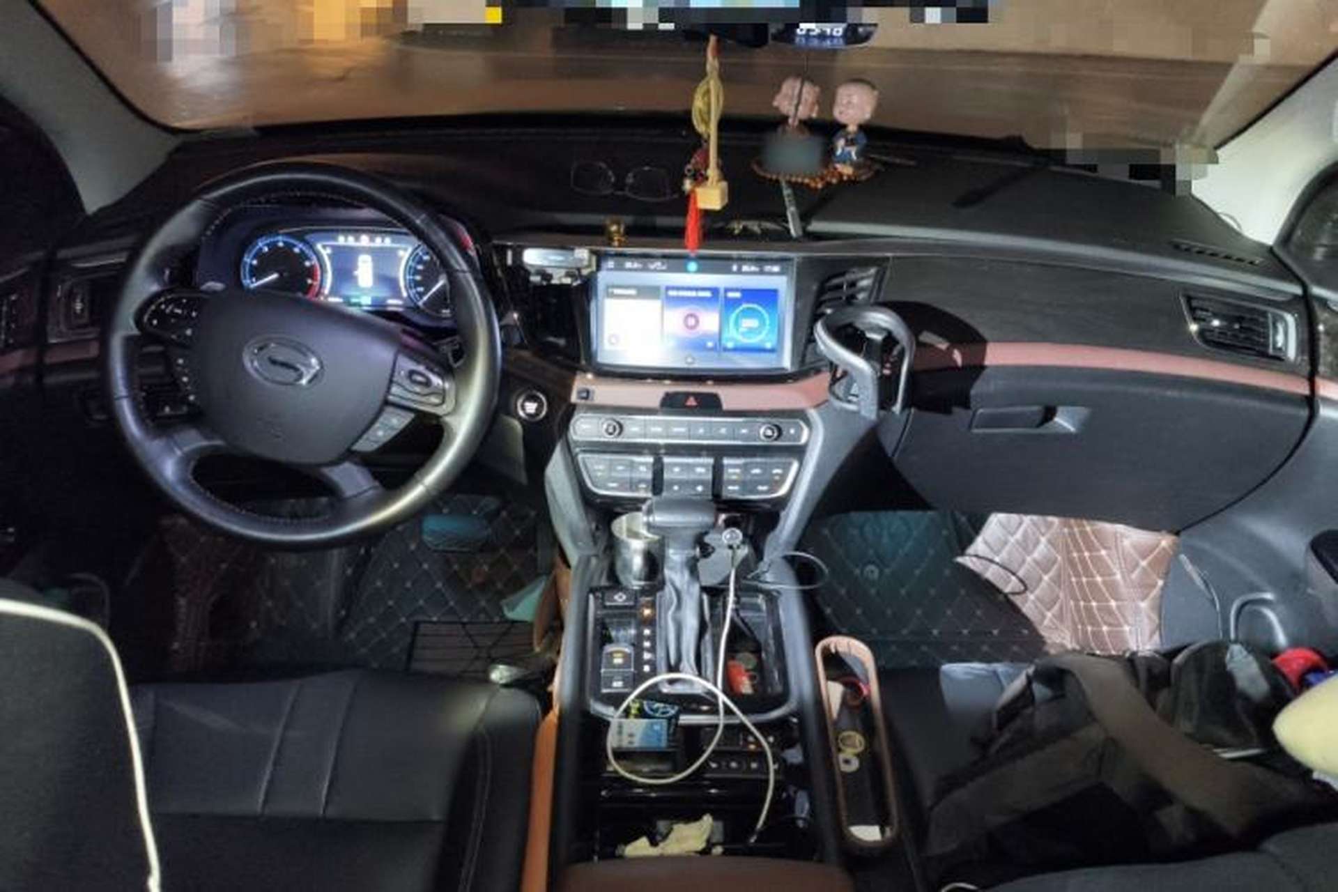 Used GAC Trumpchi GS8 2017 320T Two-Wheel Drive Luxury Smart Connectivity Version (7 Seats) Interior 2