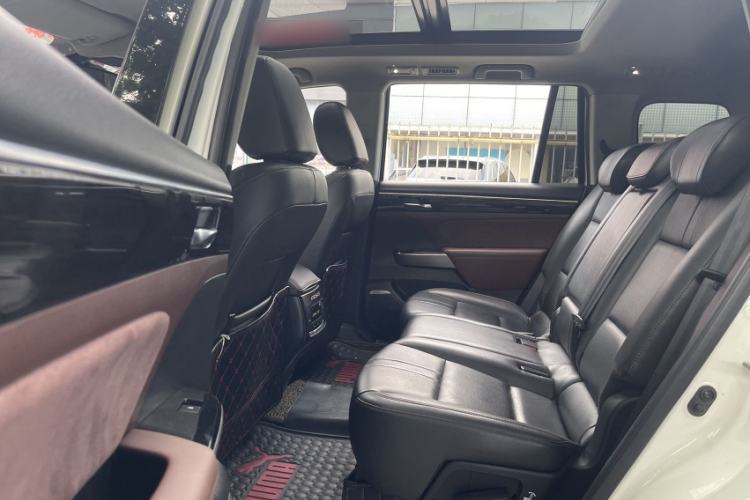 Used GAC Trumpchi GS8 2017 320T Two-Wheel Drive Luxury Smart Connectivity Version (7 Seats) Interior 2