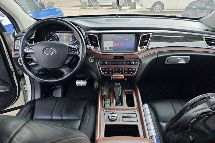 Used GAC Trumpchi GS8 2017 320T Two-Wheel Drive Luxury Smart Connectivity Version (7 Seats) Interior 2