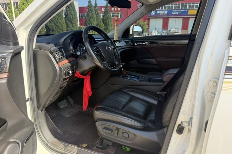Used GAC Trumpchi GS8 2017 320T Two-Wheel Drive Luxury Smart Connectivity Version (7 Seats) Interior 2