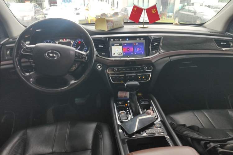 Used GAC Trumpchi GS8 2017 320T Two-Wheel Drive Luxury Smart Connectivity Version (7 Seats) Interior 2
