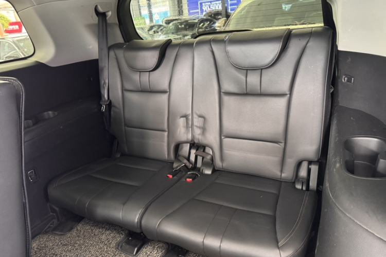 Used GAC Trumpchi GS8 2017 320T Two-Wheel Drive Luxury Smart Connectivity Version (7 Seats) Interior 3