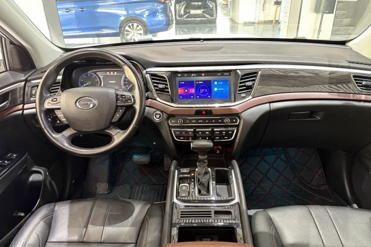 Used GAC Trumpchi GS8 2017 320T Two-Wheel Drive Luxury Edition (7 Seats) Interior 3