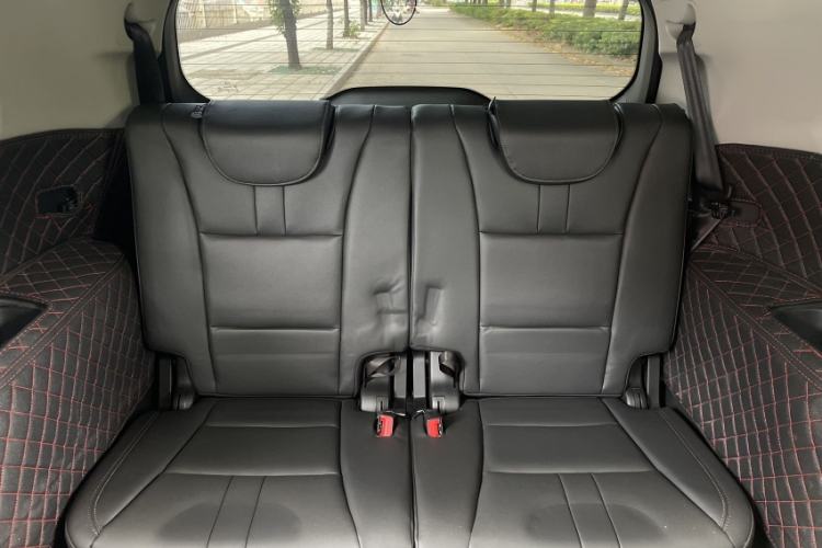Used GAC Trumpchi GS8 2017 320T Two-Wheel Drive Luxury Smart Connectivity Version (7 Seats) Interior 3