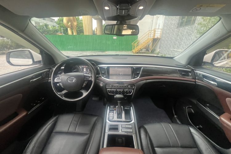 Used GAC Trumpchi GS8 2017 320T Two-Wheel Drive Luxury Smart Connectivity Version (7 Seats) Interior 5