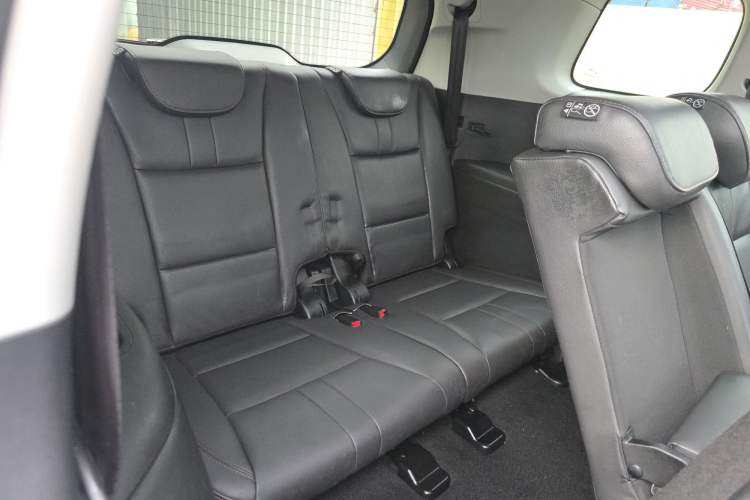 Used GAC Trumpchi GS8 2017 320T Two-Wheel Drive Luxury Smart Connectivity Version (7 Seats) Interior 5