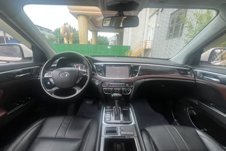 Used GAC Trumpchi GS8 2017 320T Two-Wheel Drive Luxury Smart Connectivity Version (7 Seats) Interior 6