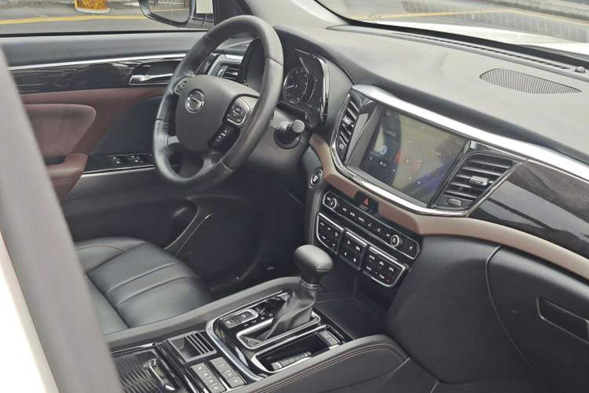 Used GAC Trumpchi GS8 2017 320T Two-Wheel Drive Luxury Smart Connectivity Version (7 Seats) Interior 6