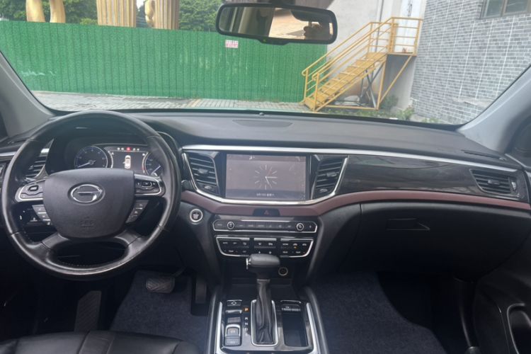 Used GAC Trumpchi GS8 2017 320T Two-Wheel Drive Luxury Smart Connectivity Version (7 Seats) Interior 7