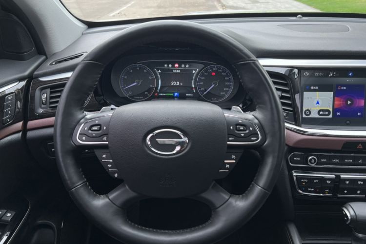Used GAC Trumpchi GS8 2017 320T Two-Wheel Drive Luxury Smart Connectivity Version (7 Seats) Interior 9
