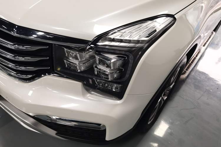 Used GAC Trumpchi GS8 2017 320T Two-Wheel Drive Luxury Smart Connectivity Version (7 Seats) Left Front Headlight