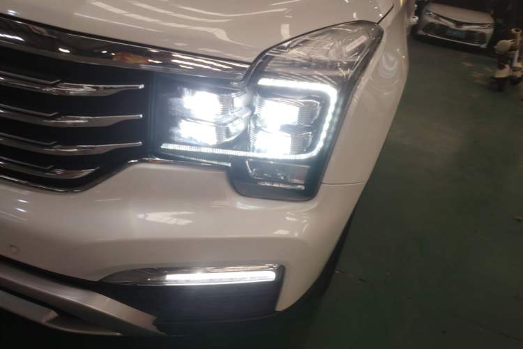 Used GAC Trumpchi GS8 2017 320T Two-Wheel Drive Luxury Smart Connectivity Version (7 Seats) Left Front Headlight