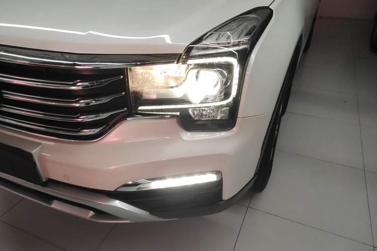 Used GAC Trumpchi GS8 2017 320T Two-Wheel Drive Luxury Edition (7 Seats) Left Front Headlight