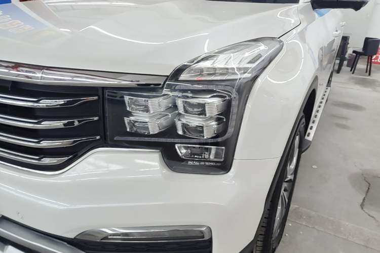 Used GAC Trumpchi GS8 2017 320T Two-Wheel Drive Luxury Smart Connectivity Version (7 Seats) Left Front Headlight