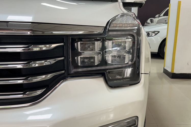 Used GAC Trumpchi GS8 2017 320T Two-Wheel Drive Luxury Smart Connectivity Version (7 Seats) Left Front Headlight