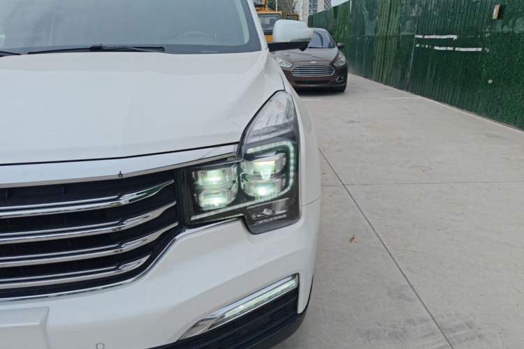 Used GAC Trumpchi GS8 2017 320T Two-Wheel Drive Luxury Smart Connectivity Version (7 Seats) Left Front Headlight